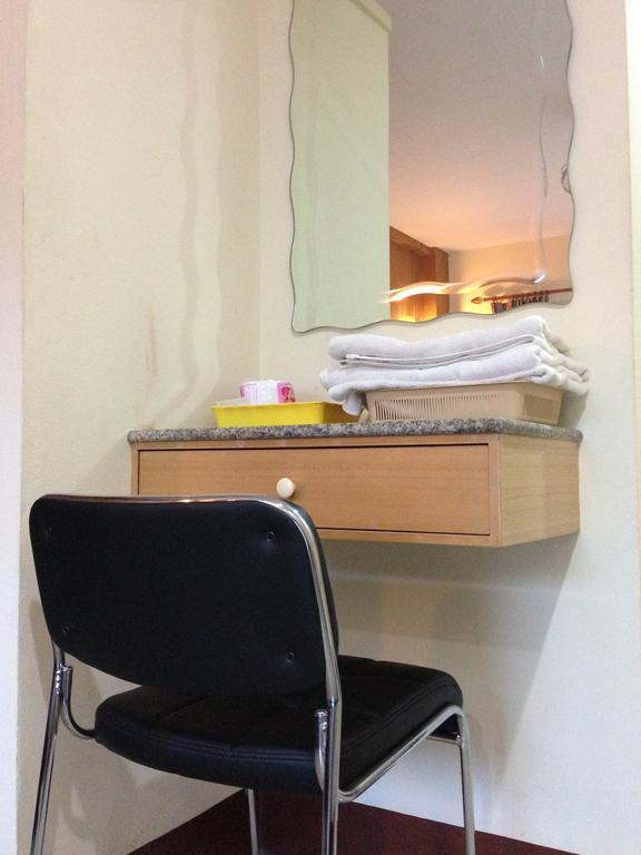 Chitra Suite Pattaya Room photo